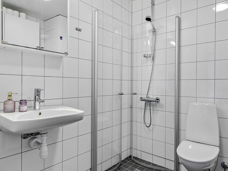 Byte av blandare & handdukstork. Botkyrka Eriksberg